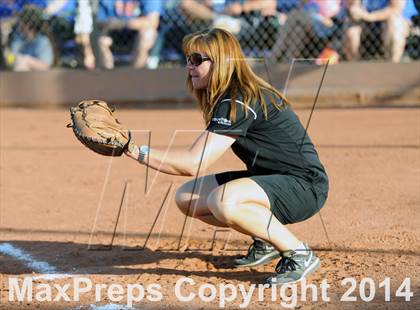 Thumbnail 1 in Valley Christian vs. San Manuel (AIA D4 Final) photogallery.