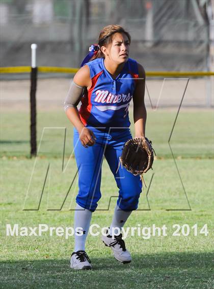 Thumbnail 2 in Valley Christian vs. San Manuel (AIA D4 Final) photogallery.
