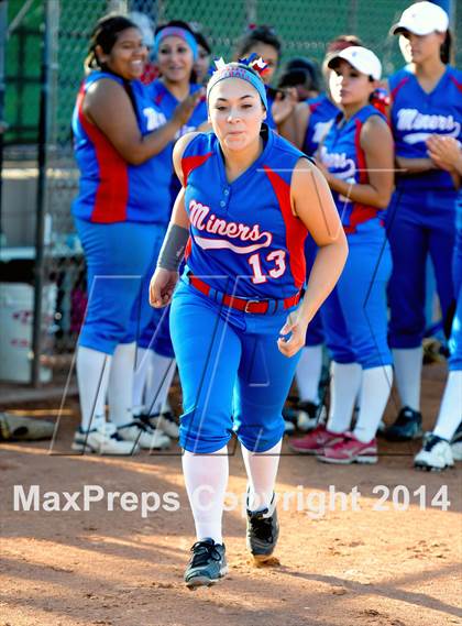 Thumbnail 2 in Valley Christian vs. San Manuel (AIA D4 Final) photogallery.