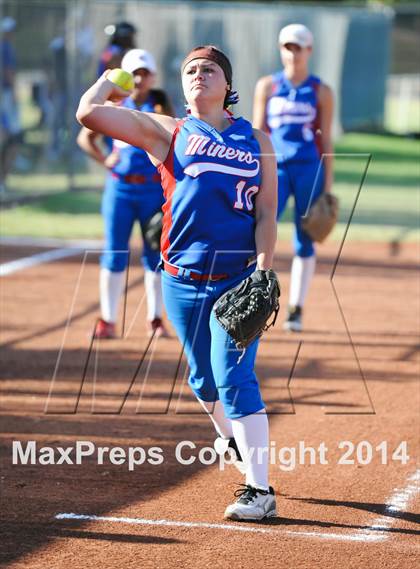 Thumbnail 1 in Valley Christian vs. San Manuel (AIA D4 Final) photogallery.