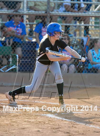 Thumbnail 3 in Valley Christian vs. San Manuel (AIA D4 Final) photogallery.