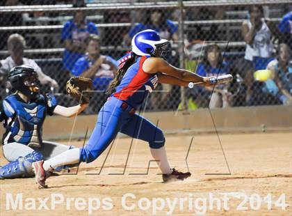 Thumbnail 2 in Valley Christian vs. San Manuel (AIA D4 Final) photogallery.