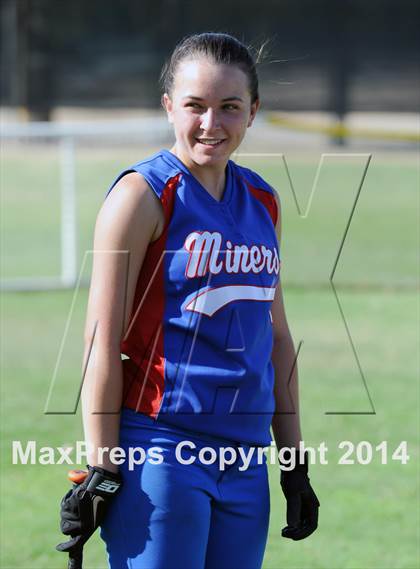 Thumbnail 3 in Valley Christian vs. San Manuel (AIA D4 Final) photogallery.