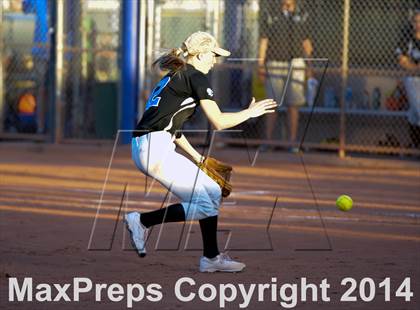 Thumbnail 2 in Valley Christian vs. San Manuel (AIA D4 Final) photogallery.