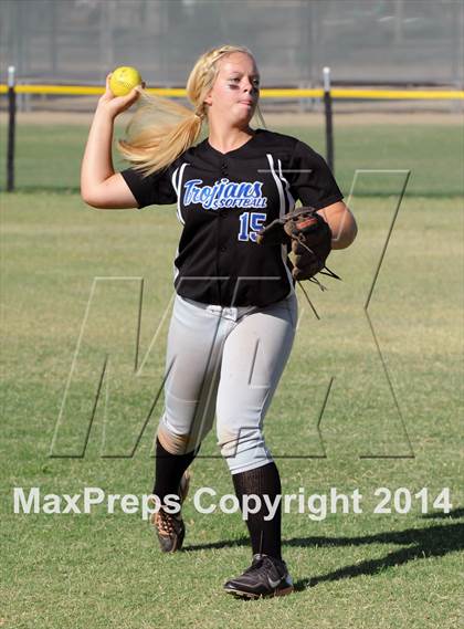 Thumbnail 2 in Valley Christian vs. San Manuel (AIA D4 Final) photogallery.