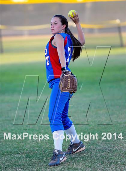 Thumbnail 3 in Valley Christian vs. San Manuel (AIA D4 Final) photogallery.