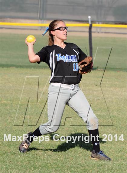 Thumbnail 2 in Valley Christian vs. San Manuel (AIA D4 Final) photogallery.