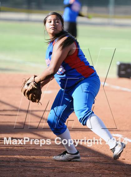 Thumbnail 1 in Valley Christian vs. San Manuel (AIA D4 Final) photogallery.