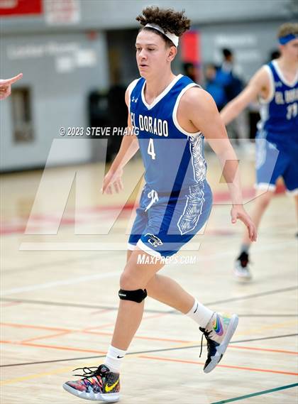 Thumbnail 1 in El Dorado vs. Chavez (Cordova Christmas Classic) photogallery.