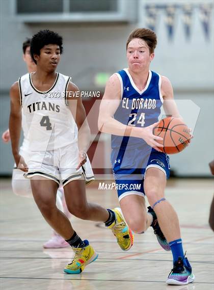 Thumbnail 1 in El Dorado vs. Chavez (Cordova Christmas Classic) photogallery.