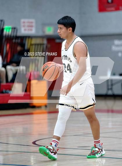 Thumbnail 2 in El Dorado vs. Chavez (Cordova Christmas Classic) photogallery.