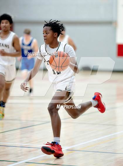 Thumbnail 3 in El Dorado vs. Chavez (Cordova Christmas Classic) photogallery.