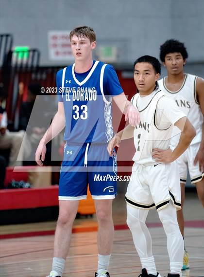 Thumbnail 1 in El Dorado vs. Chavez (Cordova Christmas Classic) photogallery.