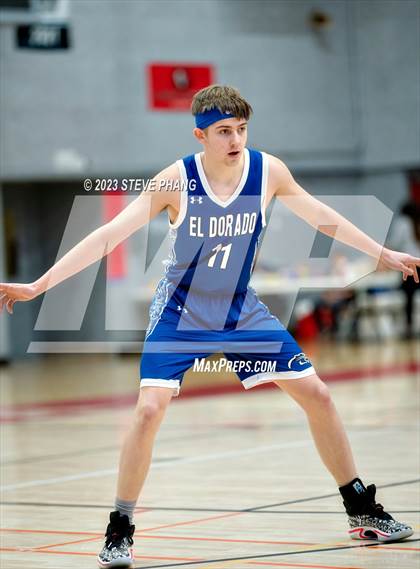 Thumbnail 1 in El Dorado vs. Chavez (Cordova Christmas Classic) photogallery.