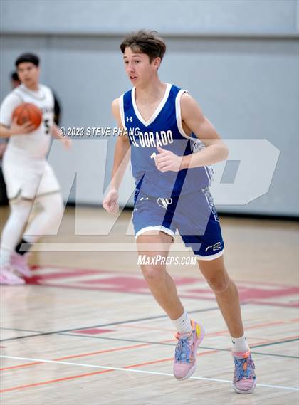 Thumbnail 2 in El Dorado vs. Chavez (Cordova Christmas Classic) photogallery.