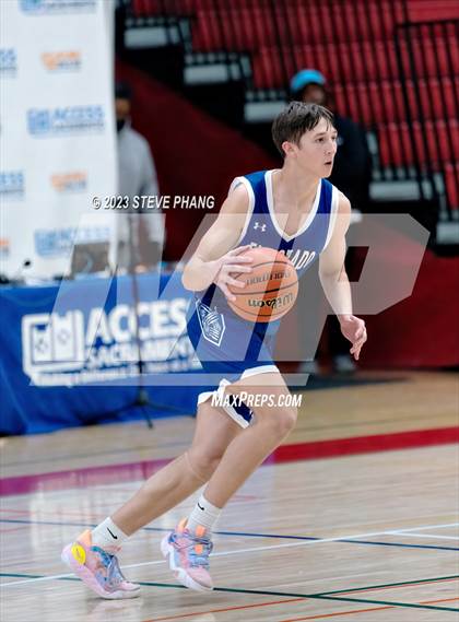 Thumbnail 2 in El Dorado vs. Chavez (Cordova Christmas Classic) photogallery.