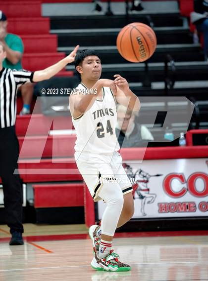 Thumbnail 3 in El Dorado vs. Chavez (Cordova Christmas Classic) photogallery.