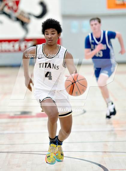 Thumbnail 3 in El Dorado vs. Chavez (Cordova Christmas Classic) photogallery.