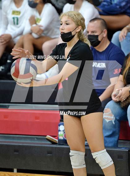 Thumbnail 1 in Fullerton vs. Tustin (Tustin Tournament) photogallery.