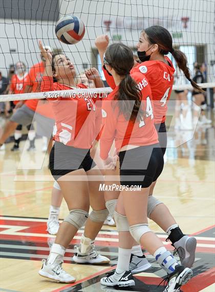 Thumbnail 3 in Fullerton vs. Tustin (Tustin Tournament) photogallery.