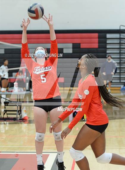 Thumbnail 1 in Fullerton vs. Tustin (Tustin Tournament) photogallery.