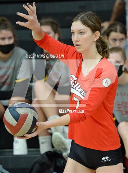 Thumbnail 1 in Fullerton vs. Tustin (Tustin Tournament) photogallery.