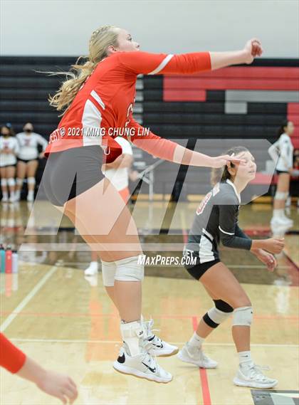 Thumbnail 1 in Fullerton vs. Tustin (Tustin Tournament) photogallery.