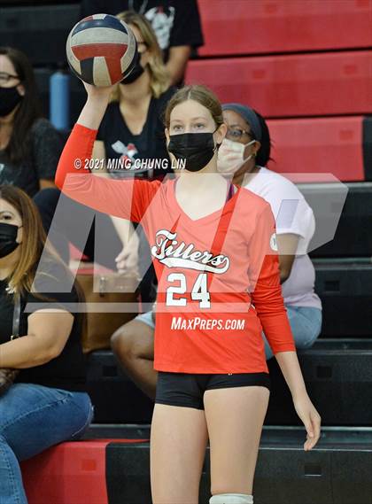 Thumbnail 1 in Fullerton vs. Tustin (Tustin Tournament) photogallery.