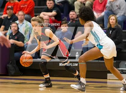 Thumbnail 2 in Melissa vs. Ranchview (4A Region 2 Area Playoff) photogallery.