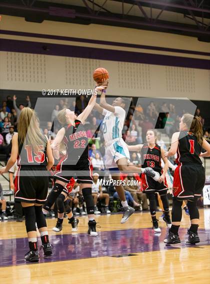 Thumbnail 3 in Melissa vs. Ranchview (4A Region 2 Area Playoff) photogallery.