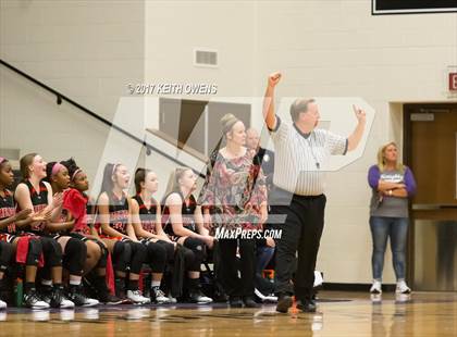 Thumbnail 3 in Melissa vs. Ranchview (4A Region 2 Area Playoff) photogallery.