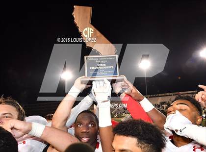 Thumbnail 2 in Cathedral Catholic vs. St. Mary's (CIF State Division 1AA Final) photogallery.
