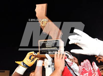 Thumbnail 2 in Cathedral Catholic vs. St. Mary's (CIF State Division 1AA Final) photogallery.