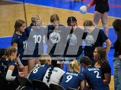 Thumbnail 2 in Platte Valley vs. Alamosa (CHSAA 3A Q-Final) photogallery.