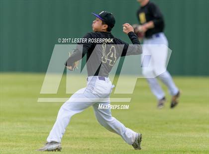 Thumbnail 3 in Sealy vs. Navarro (La Grange Baseball Tournament) photogallery.