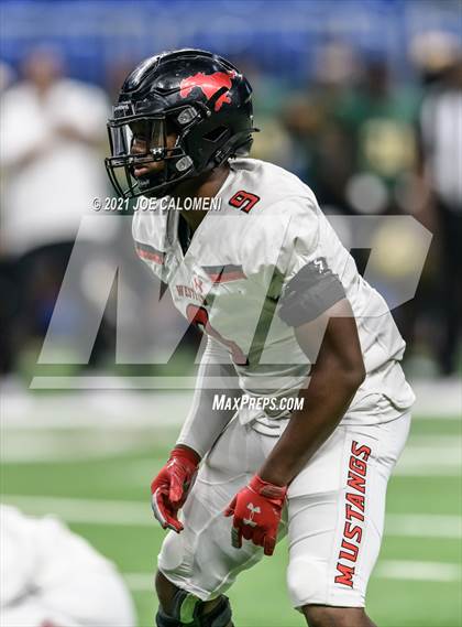 Thumbnail 3 in DeSoto vs Westfield (UIL 6A D1 Regional Semifinals) photogallery.