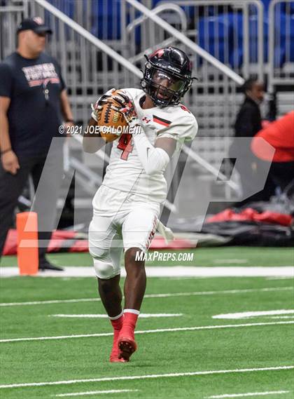 Thumbnail 1 in DeSoto vs Westfield (UIL 6A D1 Regional Semifinals) photogallery.