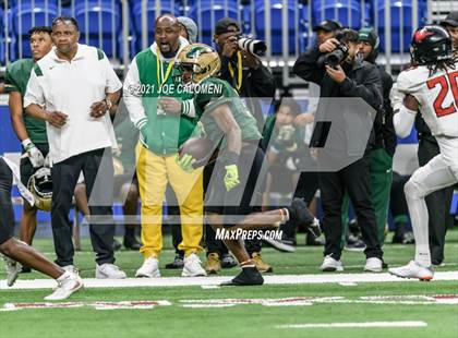 Thumbnail 2 in DeSoto vs Westfield (UIL 6A D1 Regional Semifinals) photogallery.