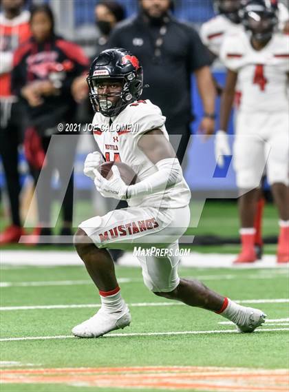 Thumbnail 1 in DeSoto vs Westfield (UIL 6A D1 Regional Semifinals) photogallery.