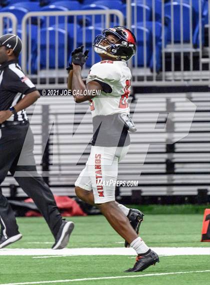 Thumbnail 3 in DeSoto vs Westfield (UIL 6A D1 Regional Semifinals) photogallery.