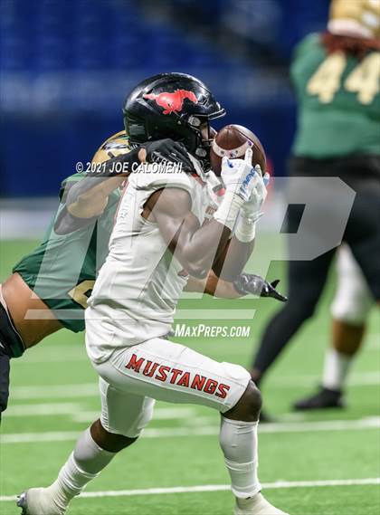 Thumbnail 1 in DeSoto vs Westfield (UIL 6A D1 Regional Semifinals) photogallery.