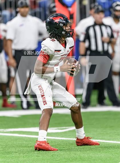 Thumbnail 3 in DeSoto vs Westfield (UIL 6A D1 Regional Semifinals) photogallery.