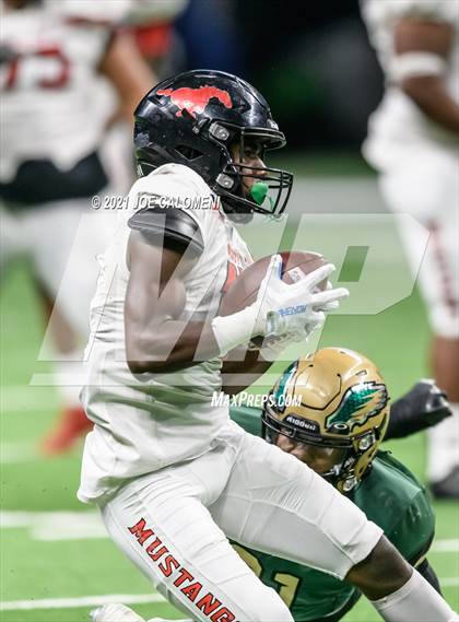 Thumbnail 1 in DeSoto vs Westfield (UIL 6A D1 Regional Semifinals) photogallery.