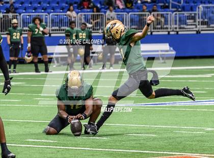 Thumbnail 1 in DeSoto vs Westfield (UIL 6A D1 Regional Semifinals) photogallery.