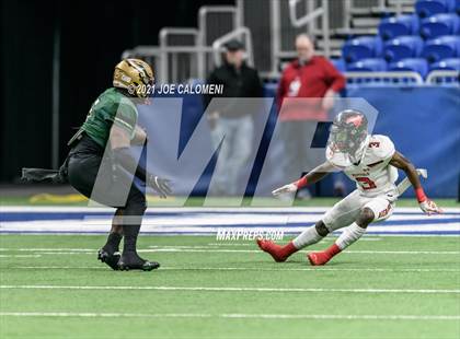 Thumbnail 3 in DeSoto vs Westfield (UIL 6A D1 Regional Semifinals) photogallery.
