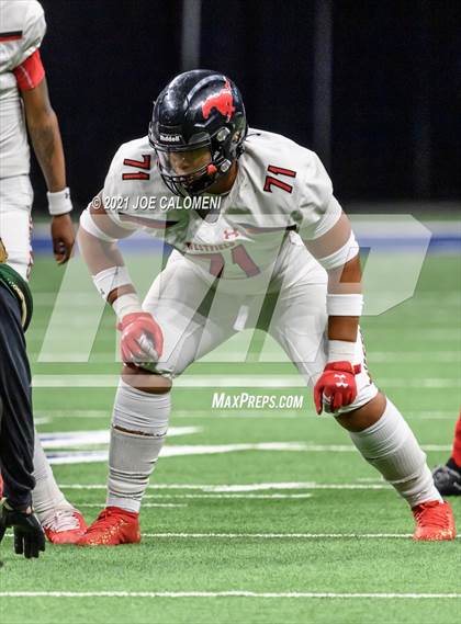 Thumbnail 2 in DeSoto vs Westfield (UIL 6A D1 Regional Semifinals) photogallery.