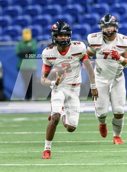 Thumbnail 3 in DeSoto vs Westfield (UIL 6A D1 Regional Semifinals) photogallery.