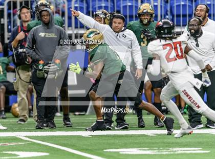 Thumbnail 3 in DeSoto vs Westfield (UIL 6A D1 Regional Semifinals) photogallery.