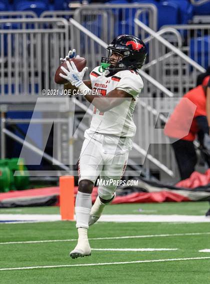 Thumbnail 3 in DeSoto vs Westfield (UIL 6A D1 Regional Semifinals) photogallery.