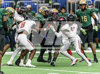 Thumbnail 2 in DeSoto vs Westfield (UIL 6A D1 Regional Semifinals) photogallery.